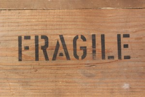 fragile-354606_1280