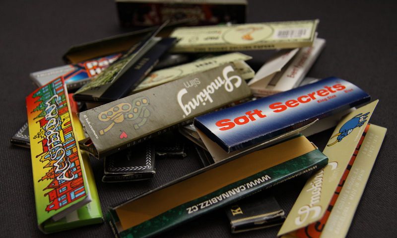 英語脳メルマガ 第02434号 Today, my mother went through my bag and found what she thought was rolling papers の意味は?