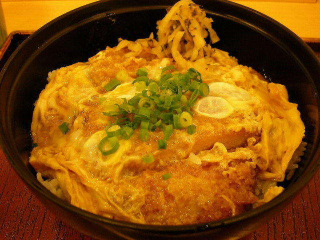 英語脳メルマガ 第号 At First Sight Katsudon Is Not The Most Appealing Of Dishes Aesthetically Speaking の意味は 英語脳ネット