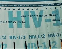 英語脳メルマガ 第03130号 In a bid to encourage more people to undergo HIV tests, the health ministry is の意味は？