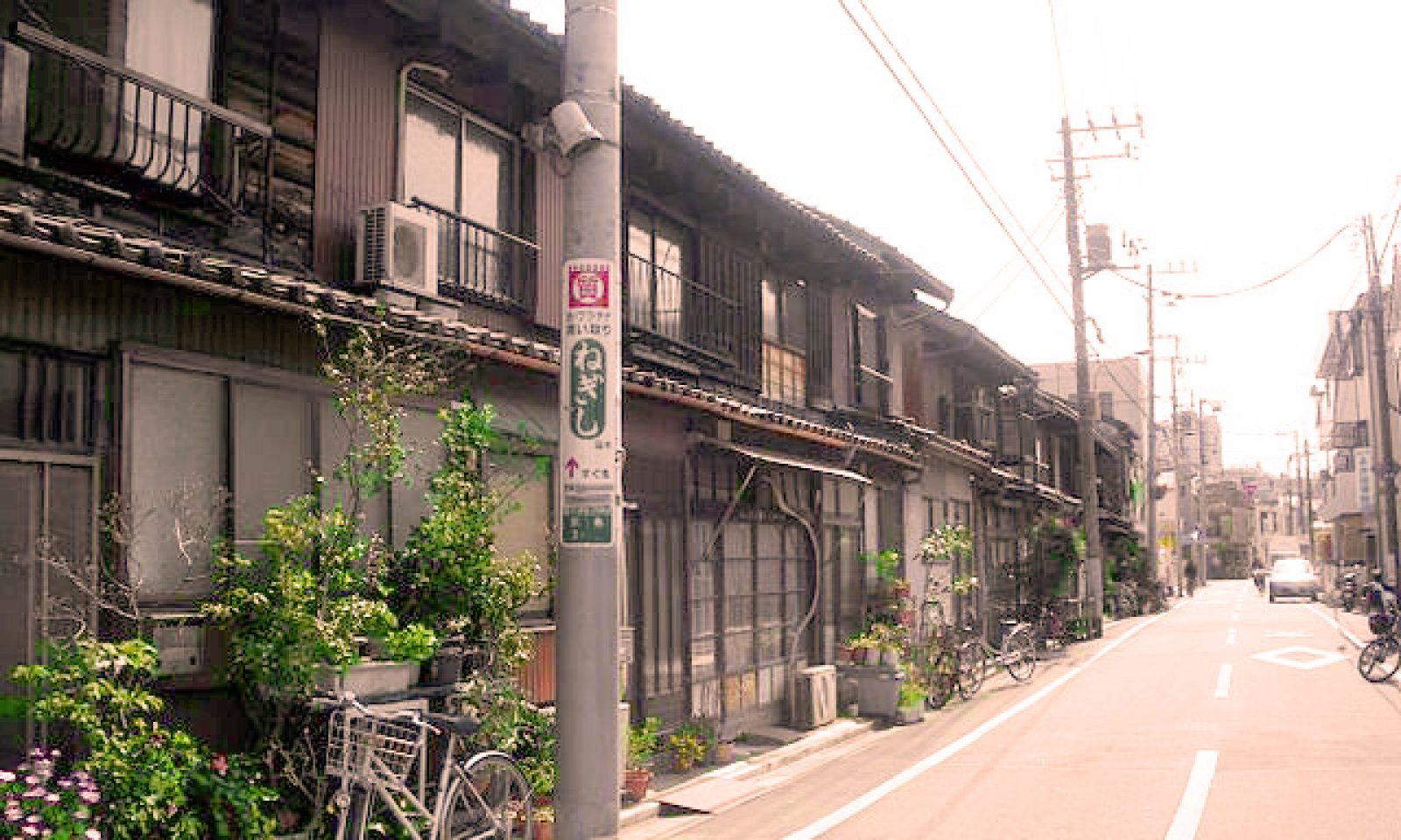 英語脳メルマガ 第号 Facing Extinction It S Possible To Find Examples Of Nagaya Row Houses の意味は 英語脳ネット
